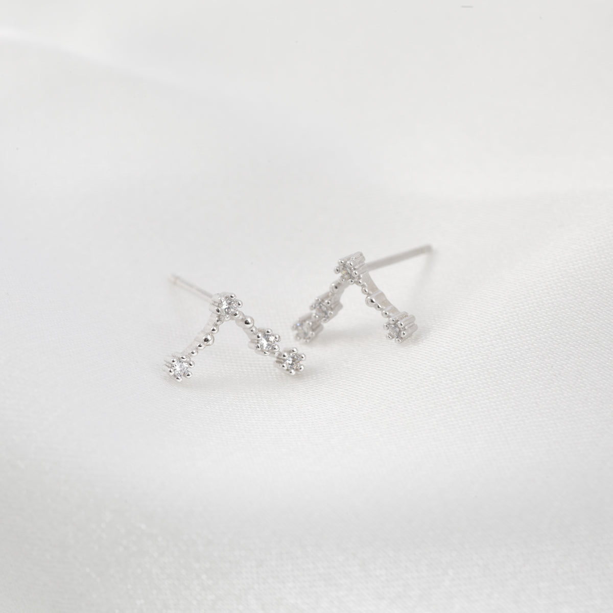 Pisces Stud (Pair)