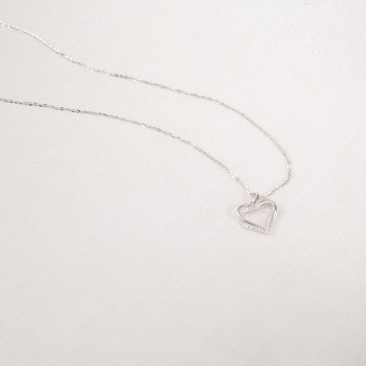 Overlap Heart Necklace