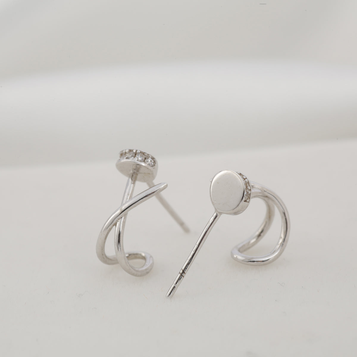 Nail Earring